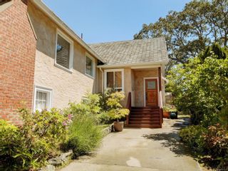 Photo 2: 2645 Mt. Stephen Ave in Victoria: Vi Oaklands Half Duplex for sale : MLS®# 907537