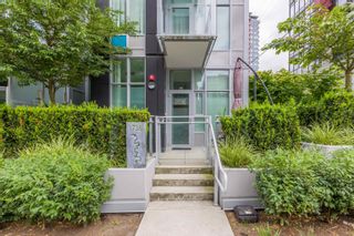 Main Photo: 1738 ONTARIO Street in Vancouver: Mount Pleasant VE Townhouse for sale in "Pinnacle on the Park" (Vancouver East)  : MLS®# R2714218