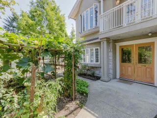 Photo 2: 1290 E 51ST Avenue in Vancouver: South Vancouver House for sale in "Fraser/Knight" (Vancouver East)  : MLS®# V1139300