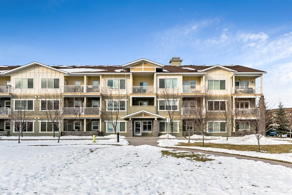 Main Photo: 2105 4 KINGSLAND Close: Airdrie Apartment for sale : MLS®# A1068425