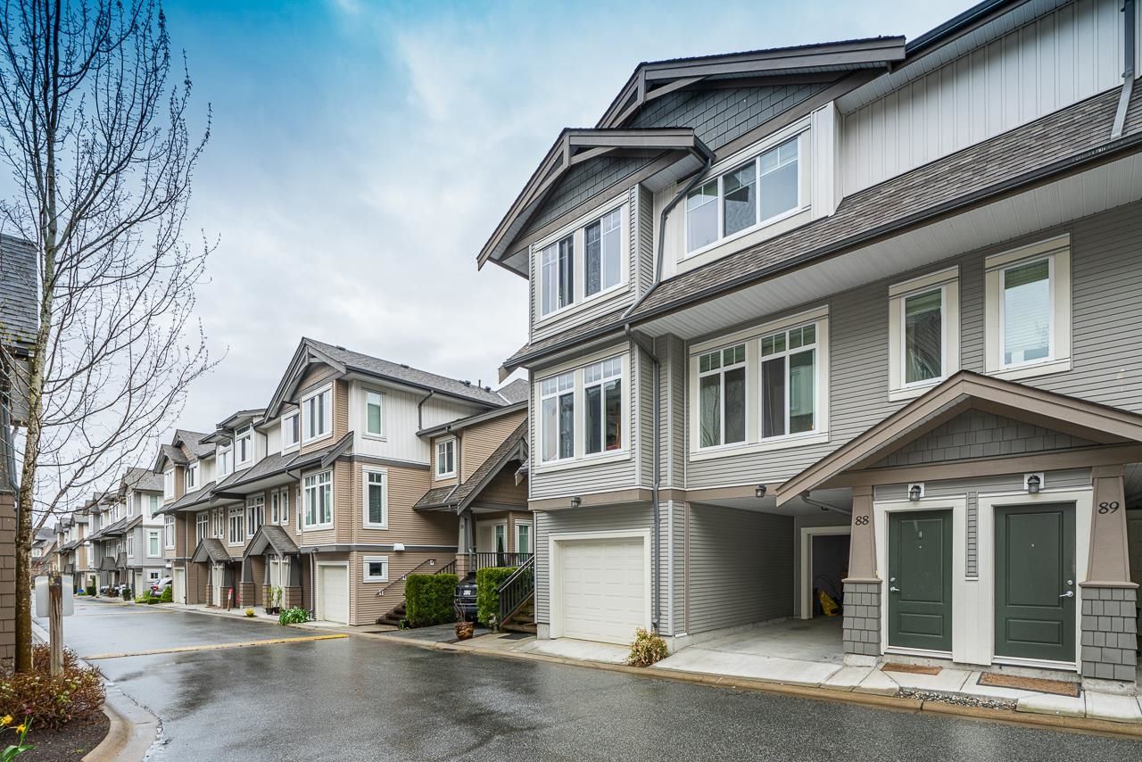 Main Photo: 88 8250 209B Street in Langley: Willoughby Heights Townhouse for sale in "OUTLOOK" : MLS®# R2680013
