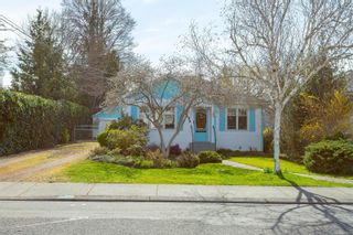 Photo 6: 2033 Carrick St in Oak Bay: OB Henderson House for sale : MLS®# 896975