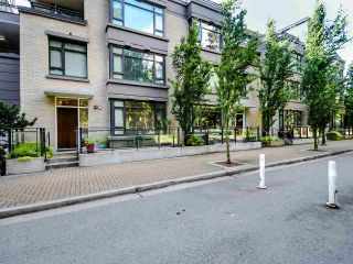 Photo 1: TH4 2789 SHAUGHNESSY Street in Port Coquitlam: Central Pt Coquitlam Townhouse for sale : MLS®# R2491452