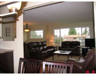 Photo 3: 15721 RUSSELL Avenue in White_Rock: White Rock House for sale (South Surrey White Rock)  : MLS®# F2908308