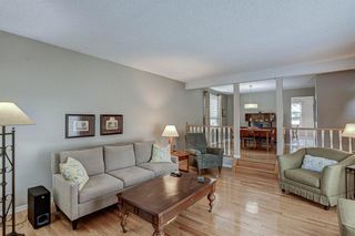 Photo 5: 511 Queen Charlotte Drive SE in Calgary: Queensland Detached for sale : MLS®# A1245348