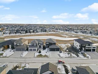 Photo 5: 56 Bonaventure Drive West in Winnipeg: Bonavista Residential for sale (2J)  : MLS®# 202405270