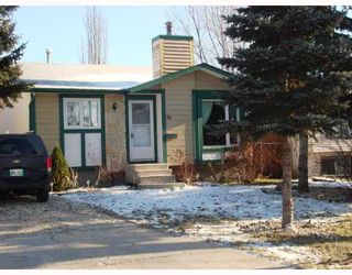 Photo 1: 90 DELORME Bay in WINNIPEG: Fort Garry / Whyte Ridge / St Norbert Residential for sale (South Winnipeg)  : MLS®# 2821766