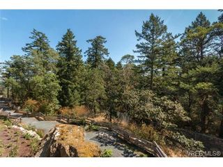 Photo 11: 401 290 Wilfert Rd in VICTORIA: VR Six Mile Condo for sale (View Royal)  : MLS®# 717203