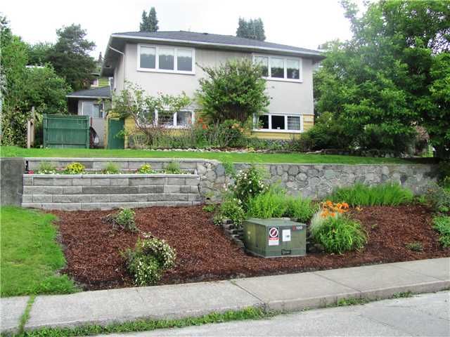 Main Photo: 147 E 7TH Avenue in New Westminster: The Heights NW House for sale : MLS®# V901701