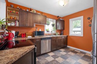 Photo 5: 232 Poplar Avenue in Winnipeg: Elmwood Residential for sale (3A)  : MLS®# 202222058