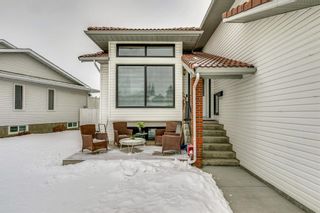 Photo 2: 127 Wood Valley Drive SW in Calgary: Woodbine Detached for sale : MLS®# A1062354