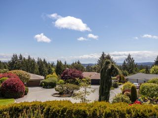 Photo 1: 8587 Sentinel Pl in North Saanich: NS Dean Park House for sale : MLS®# 903884