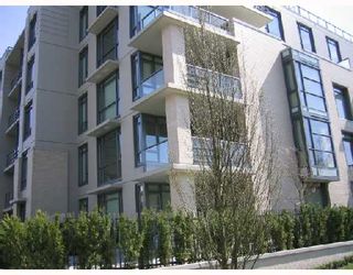 Photo 2: 111 750 W 12TH Avenue in Vancouver: Fairview VW Condo for sale in "TAPESTRY" (Vancouver West)  : MLS®# V699501