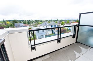 Photo 3: 426 4550 FRASER Street in Vancouver: Fraser VE Condo for sale in "Century" (Vancouver East)  : MLS®# R2429974