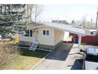 Photo 1: 400 PIERCE CRESCENT in Quesnel: House for sale : MLS®# R2878077