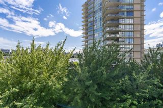 Photo 10: 605 1288 MARINASIDE Crescent in Vancouver: Yaletown Condo for sale in "CRESTMARK 1" (Vancouver West)  : MLS®# R2723866