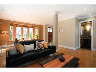 Photo 2: 4683 W 15TH Avenue in Vancouver: Point Grey House for sale in "Point Grey" (Vancouver West)  : MLS®# V1036495