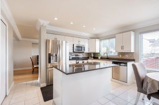 Photo 13: 200 SAN JUAN Place in Coquitlam: Cape Horn House for sale : MLS®# R2852603