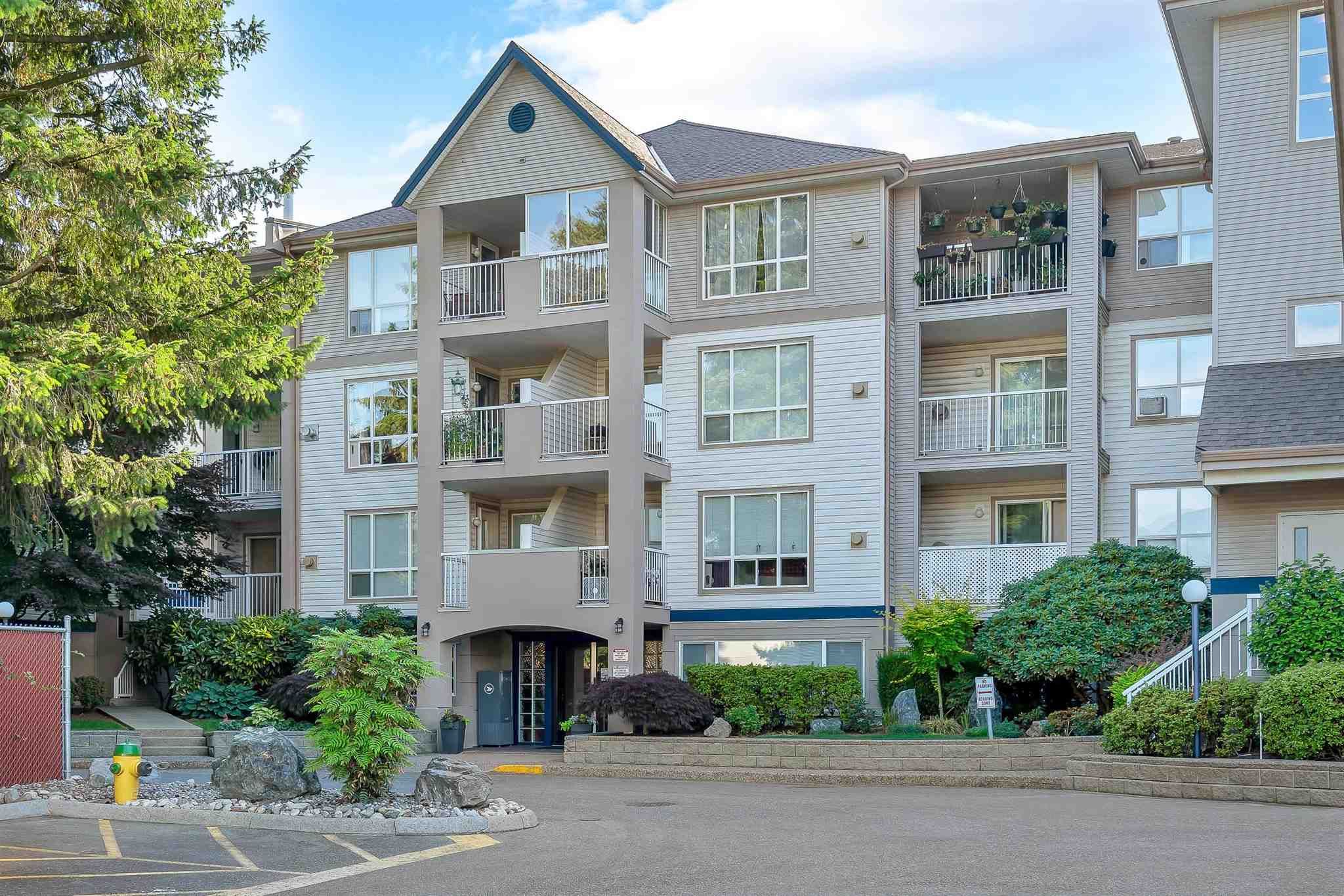 Main Photo: 207 9165 BROADWAY Street in Chilliwack: Chilliwack E Young-Yale Condo for sale in "Cambridge" : MLS®# R2596384