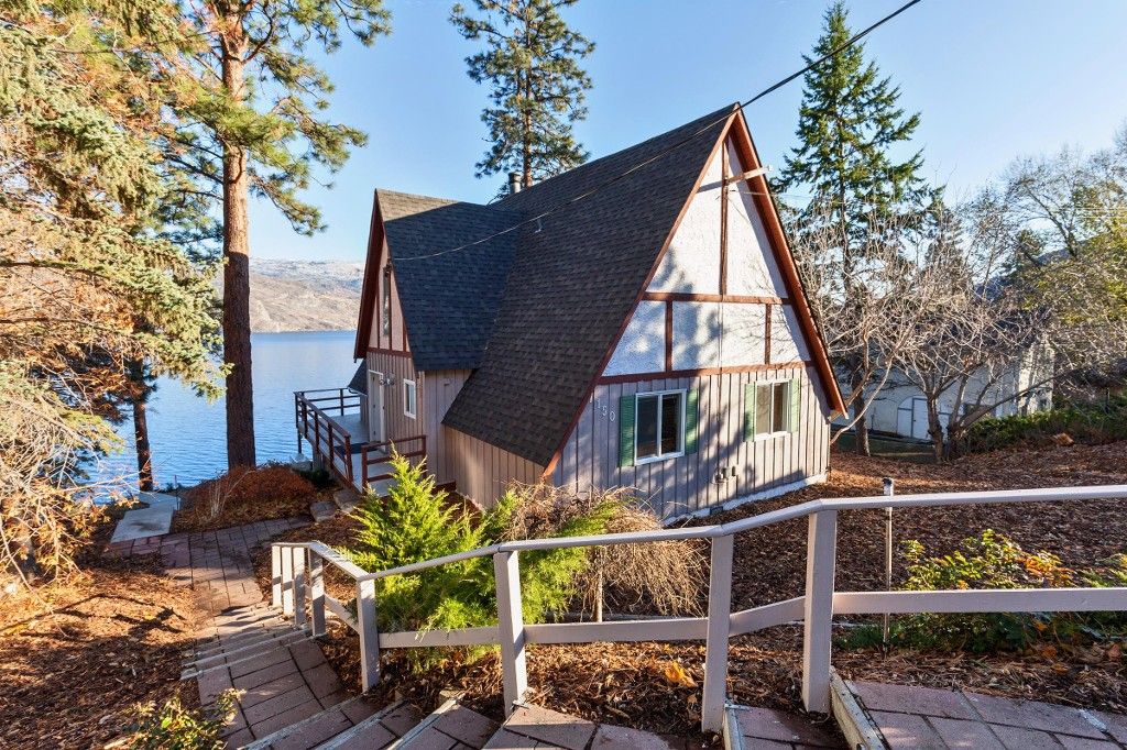 Main Photo: 7150 Brent Road in Peachland: House for sale : MLS®# 10123222