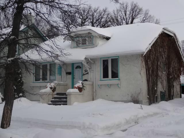 Main Photo: 270 Beaverbrook Street in WINNIPEG: River Heights / Tuxedo / Linden Woods Residential for sale (South Winnipeg)  : MLS®# 1301661