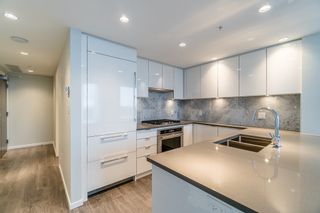 Photo 6: 2906 5883 BARKER Avenue in Burnaby: Metrotown Condo for sale in "ALDYNE ON THE PARK" (Burnaby South)  : MLS®# R2214724