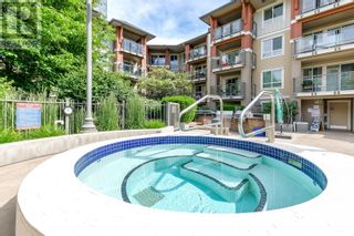 Photo 4: 1093 Sunset Drive Unit# 209 in Kelowna: House for sale : MLS®# 10310663