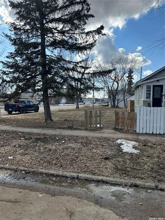 Main Photo: 439 I Avenue South in Saskatoon: Riversdale Lot/Land for sale : MLS®# SK939508