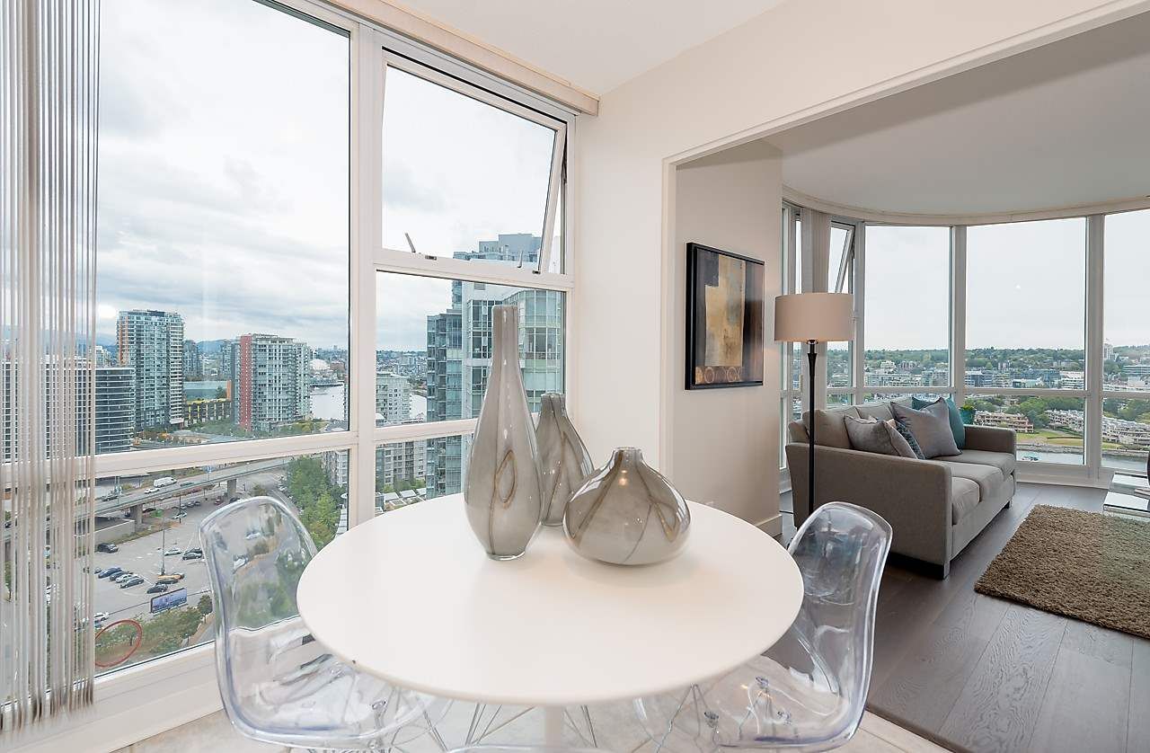 Photo 9: Photos: 2508 193 AQUARIUS Mews in Vancouver: Yaletown Condo for sale in "MARINASIDE RESORT RESIDENCES" (Vancouver West)  : MLS®# R2106066