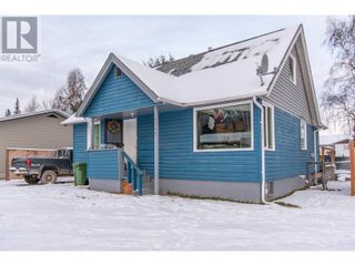 Photo 1: 3940 3RD AVENUE in Smithers: House for sale : MLS®# R2837751