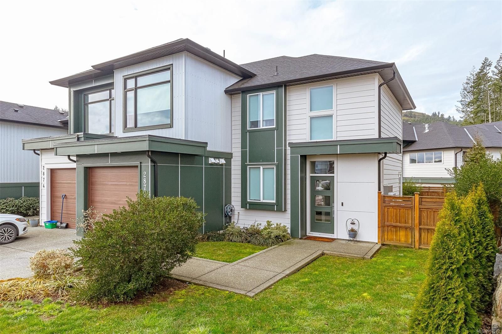 Main Photo: 2872 Meridian Ave in Langford: La Westhills Row/Townhouse for sale : MLS®# 952573