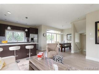 Photo 8: 2 235 Island Hwy in VICTORIA: VR View Royal Row/Townhouse for sale (View Royal)  : MLS®# 694517