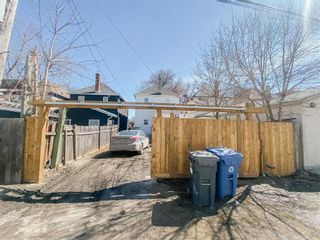 Photo 3: Updated Duplex w/Laundry & Parking in Winnipeg: 5A House for sale (West End) 