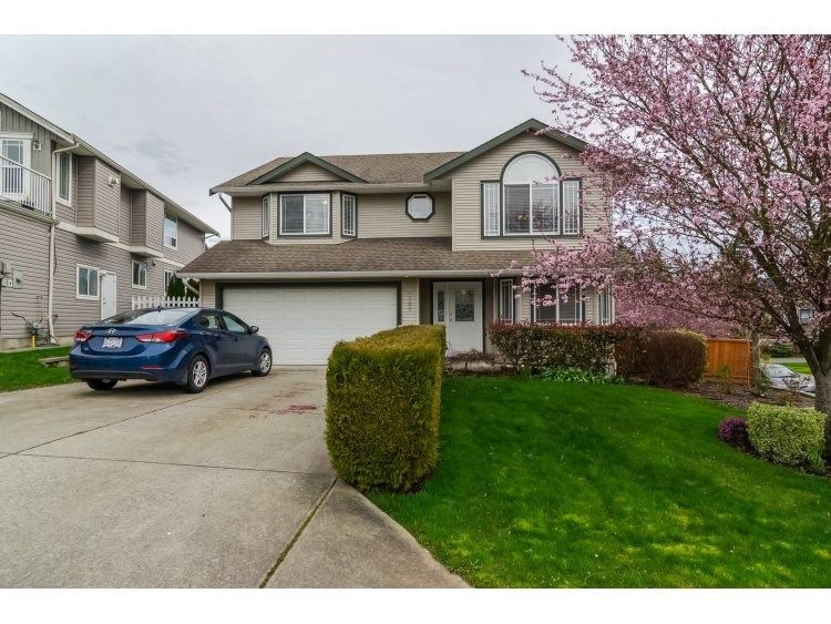 Main Photo: 7982 TOPPER DRIVE in Mission: Mission BC House for sale : MLS®# R2042980