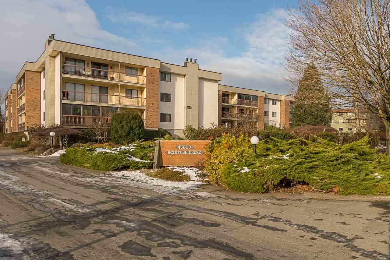 Main Photo: 1219 45650 MCINTOSH Drive in Chilliwack: Chilliwack W Young-Well Condo for sale in "MCINTOSH VILLAGE" : MLS®# R2128971