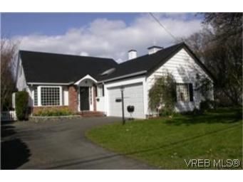Main Photo:  in VICTORIA: Vi Fairfield East House for sale (Victoria)  : MLS®# 461153