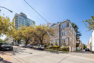 Photo 3: 2335 HEATHER Street in Vancouver: Fairview VW Townhouse for sale in "Okay Okay Mews" (Vancouver West)  : MLS®# R2777558