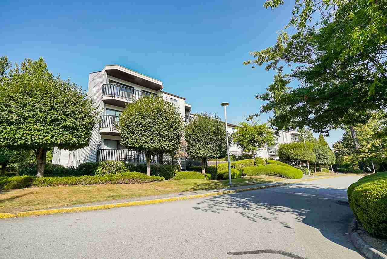 Main Photo: 302 9952 149 Street in Surrey: Guildford Condo for sale in "TALL TIMBERS" (North Surrey)  : MLS®# R2492246