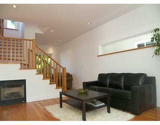 Photo 4: 719 E 28TH AV in Vancouver: Fraser VE House for sale (Vancouver East)  : MLS®# V609475