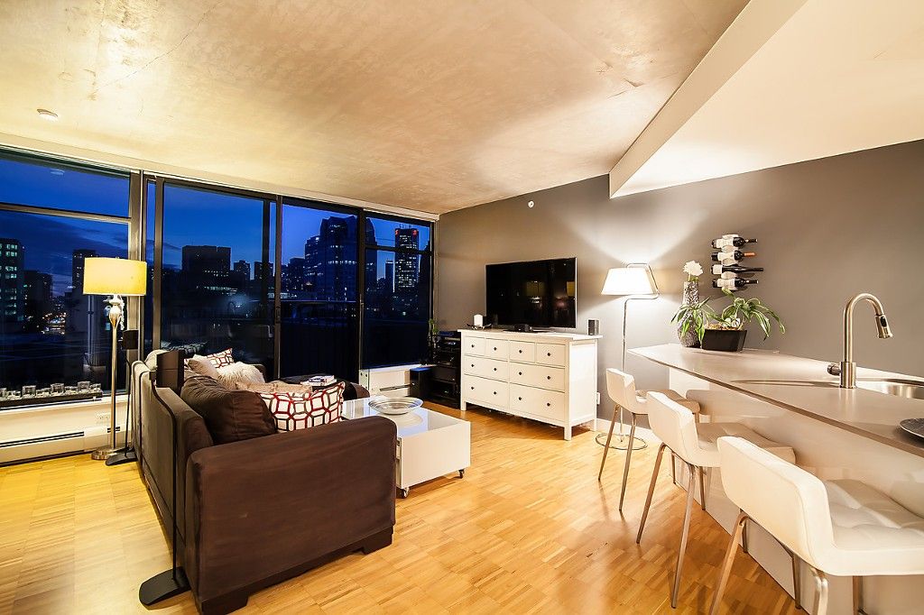 Main Photo: 1407 128 W CORDOVA Street in Vancouver: Downtown VW Condo for sale in "Woodwards W43" (Vancouver West)  : MLS®# V1084307