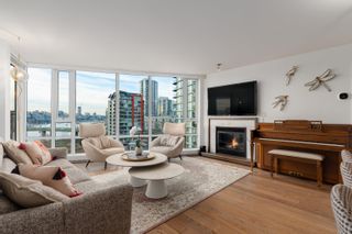 Photo 2: 1103 8 SMITHE Mews in Vancouver: Yaletown Condo for sale (Vancouver West)  : MLS®# R2860944