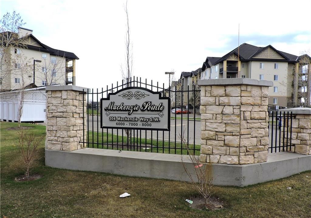 Main Photo: 8302 304 MACKENZIE Way SW: Airdrie Apartment for sale : MLS®# C4222682