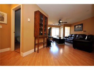 Photo 6: 401 1363 56TH Street in Tsawwassen: Cliff Drive Condo for sale in "WINDSOR WOODS" : MLS®# V969283