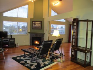 Photo 2: 405 19131 FORD Road in Pitt Meadows: Central Meadows Condo for sale in "WOODFORD MANOR" : MLS®# R2123164