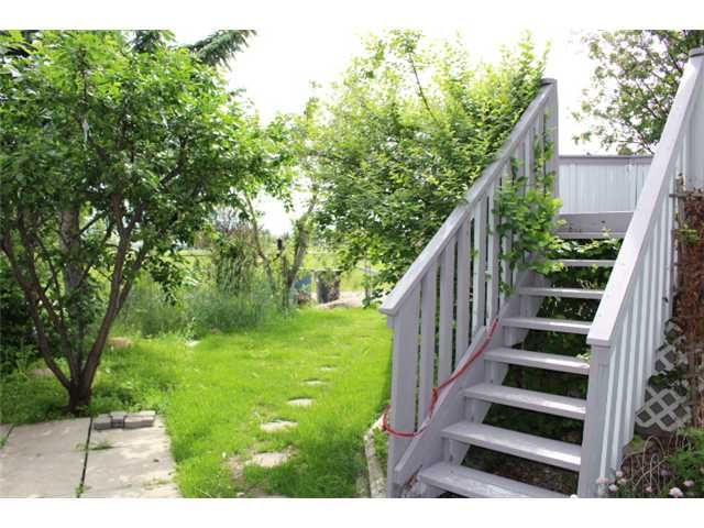 Photo 16: Photos: 31 APPLERIDGE Green SE in CALGARY: Applewood Residential Detached Single Family for sale (Calgary)  : MLS®# C3620379