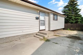 Photo 4: 49 Pope Crescent in Saskatoon: Pacific Heights Residential for sale : MLS®# SK910862