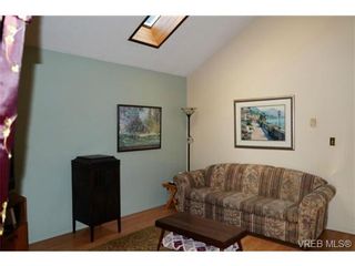 Photo 6: 48 Demos Pl in VICTORIA: VR Glentana House for sale (View Royal)  : MLS®# 737105
