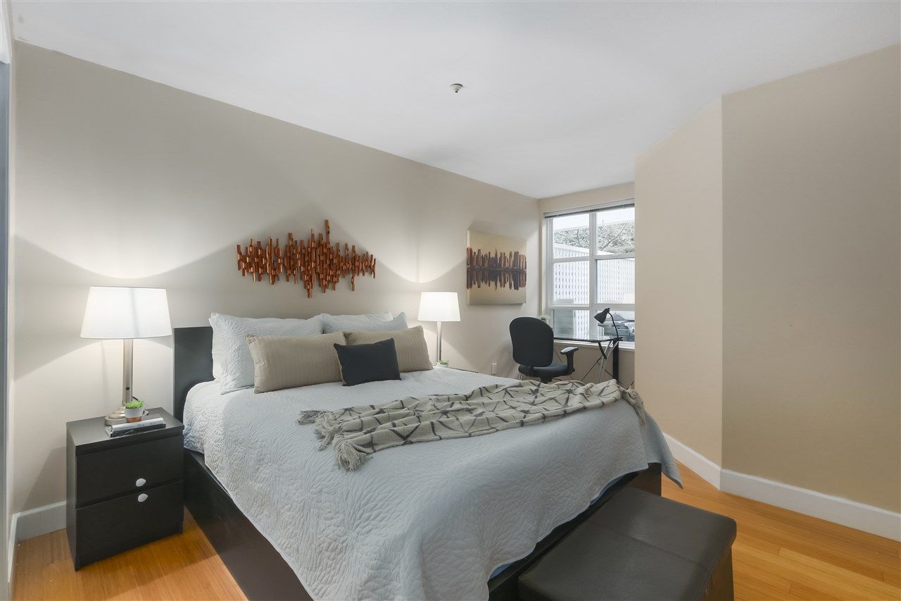 Photo 10: Photos: 103 657 W 7TH Avenue in Vancouver: Fairview VW Townhouse for sale in "THE IVYS" (Vancouver West)  : MLS®# R2348649