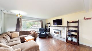 Photo 1: 2601 MCMILLAN Road in Abbotsford: Abbotsford East House for sale : MLS®# R2379905