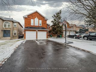 Photo 1: 1577 Astrella Crescent in Mississauga: East Credit House (2-Storey) for sale : MLS®# W8167882
